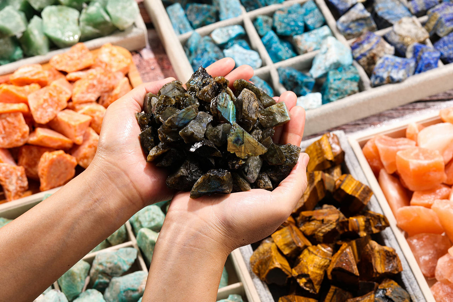 Top Plaza Bulk Labradorite Healing Crystals Rough Stones - Large 1" Natural Raw Stones Crystal for Reiki Healing, Wicca, Witchcraft, Tumbling, Cabbing, Fountain Rocks, Decoration, Polishing 0.5lb