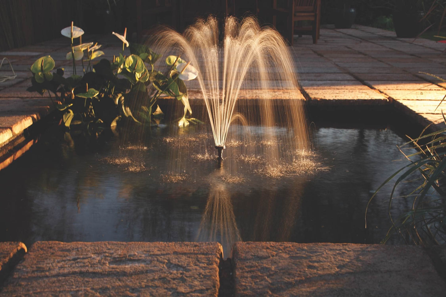 Pennington Aquagarden , Universal 500 All in One Submersible Pond & Water Pump , Suitable for Fountains, Filters, Waterfalls, Hydroponics & Aquaponics , For Ponds up to 200 Gallons (1056151)