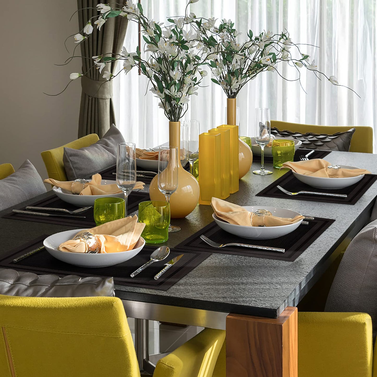 Winknowl Placemats Set of 4，Heat Resistant Woven Vinyl Washable PVC Place Mats，Non-Slip Stain Resistant Indoor/Outdoor Table Mats for Dining Table (Black Brown)