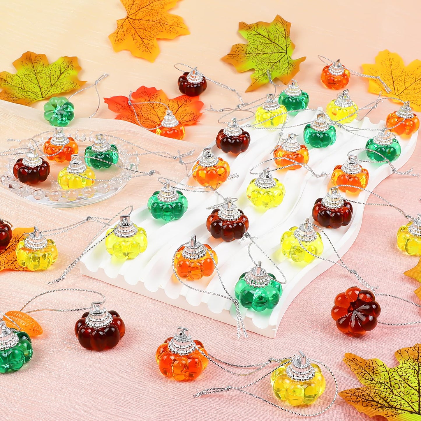 TaoQ C 40 PCS Mini Hanging Pumpkin Decoration Thanksgiving Mini Pumpkin Ornament Fall Small Hanging Acrylic Ornaments for Tree Home Autumn Harvest Party Thanksgiving Decor