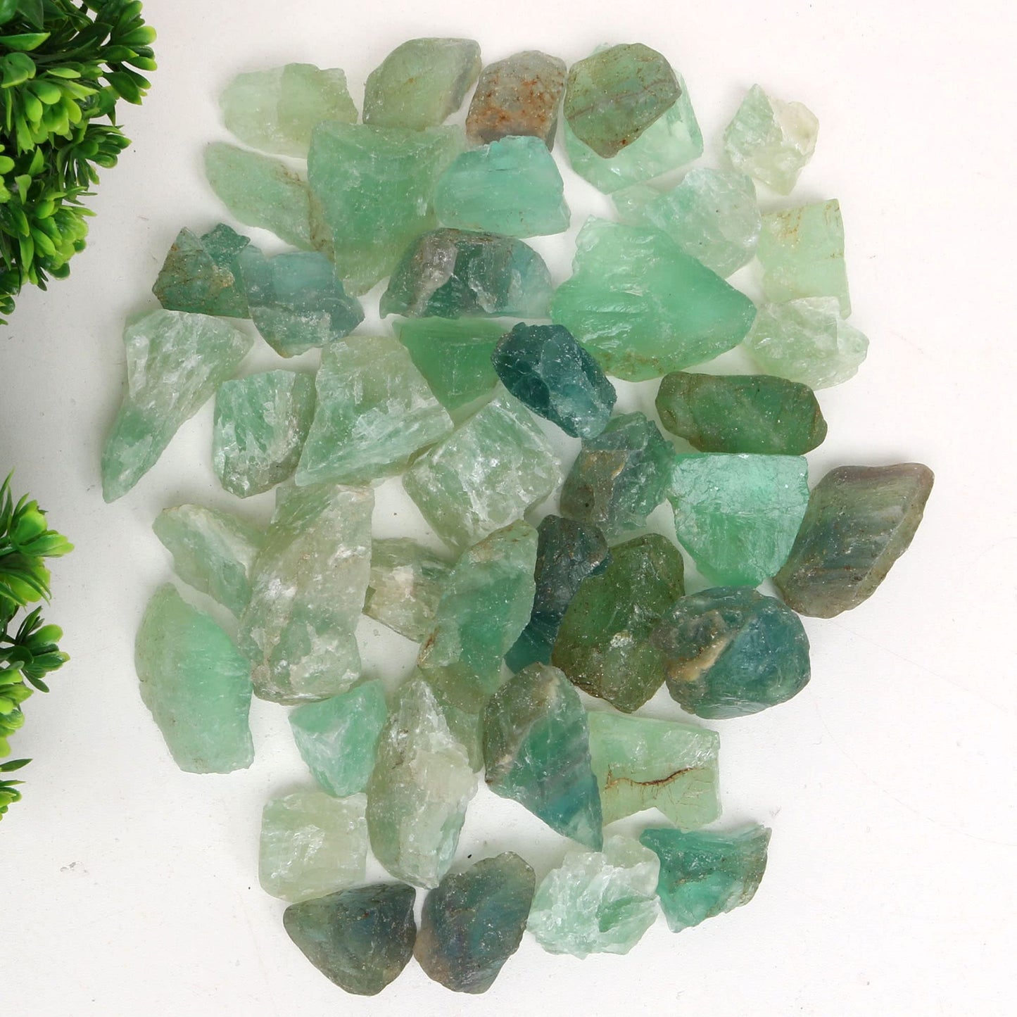REAL-GEMS Natural Raw Healing Crystals Rough Stones for Tumbling, Cabbing, Polishing, Wire Wrapping, Wicca & Reiki Crystal Healing, Mix Gemstones,7 Chakra (Green Flourite)