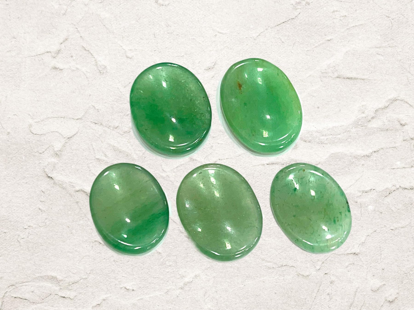 GEMSCITE Green Aventurine Thumb Worry Stones Metaphysical Gemstone Crystal Healing Reiki Men Women Gift FENG Shui Positive Energy Love Wellness Palm Stones Wicca Powerful