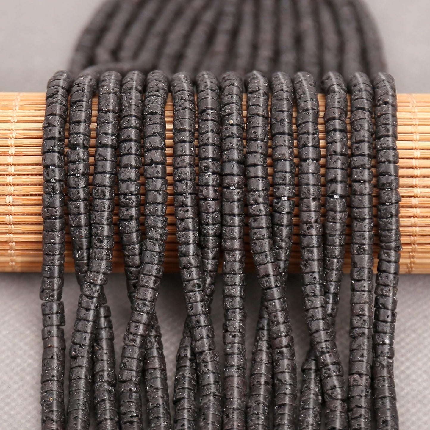 BONNY BOXX 150PCs Natural Lava Stone Spacer Beads, Loose Semi Precious Flat Round Gemstone Heishi Disc Stone Beads for Beading Jewelry Making 4mm*2mm