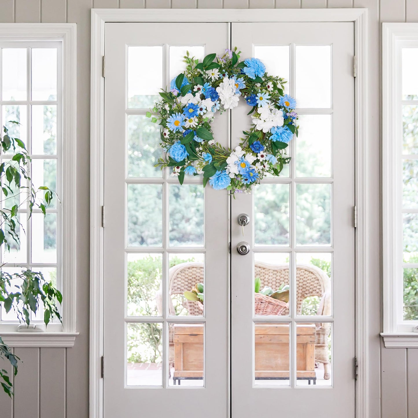 GENMOUS 24 Inch Summer Spring Blue Daisy Wreath for Front Door, Rustic and Farmhouse Flower Wreath with Myosotis sylvatica, Indoor&Outdoor Wedding Wall Home Decor