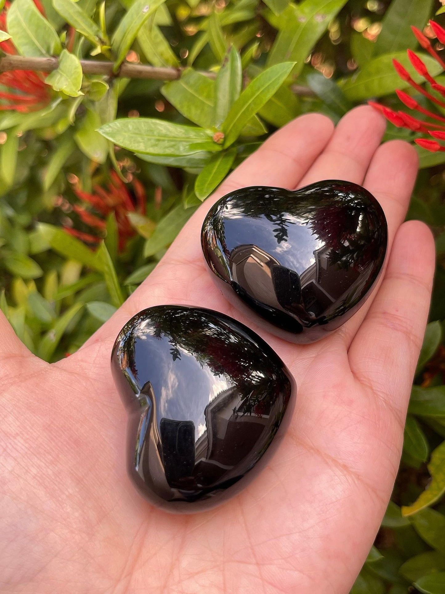 GAF TREASURES Black Obsidian Gemstone Hearts, Polished Black Obsidian Puffy Hearts, Black Obsidian Crystal Palm Stone, Black Obsidian Healing Crystal Hearts (1 Heart)