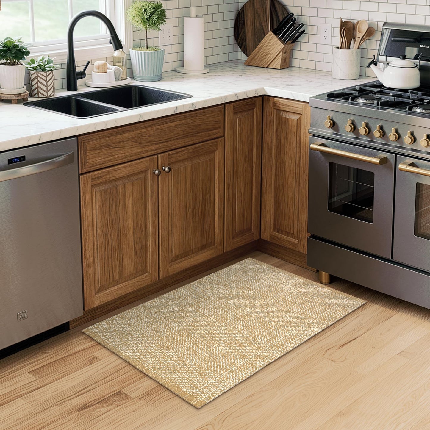 LEEVAN Washable Bathroom Rug, 2'x3' Low Profile Entryway Rugs Tan Front Door Mat Cotton Reversible Kitchen Mat Boho Bedroom Rug Farmhouse Carpet for Foyer Front Porch Decor
