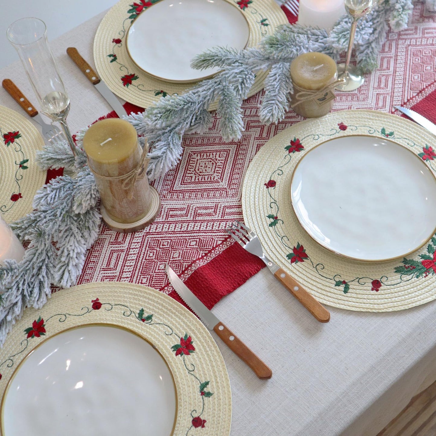 LaneVines Christmas Placemats Set of 4 Round Placemats, Embroidered Holiday Table Placemats Christmas Decorations for Kitchen Dining Table Mats Table Decorations