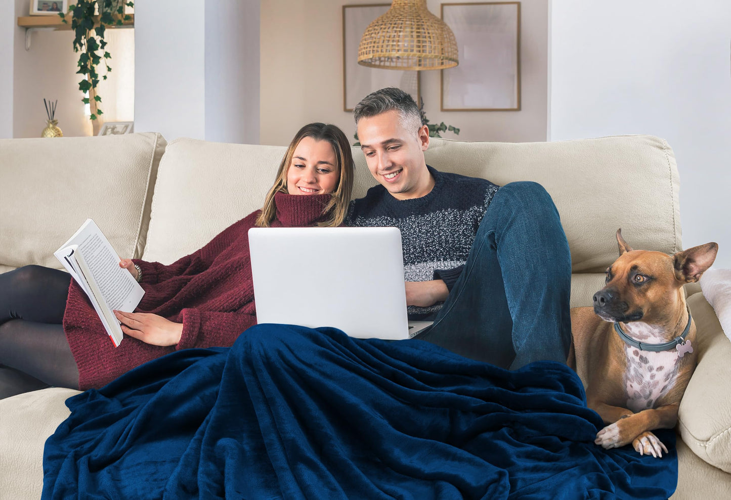 Utopia Bedding Fleece Blanket Twin Size Navy (60x80 Inches) Ultra Soft Warm Lightweight Microfiber Breathable Anti-Static Cozy Bed Blanket, All-Season Home Decor Gift for Men & Women