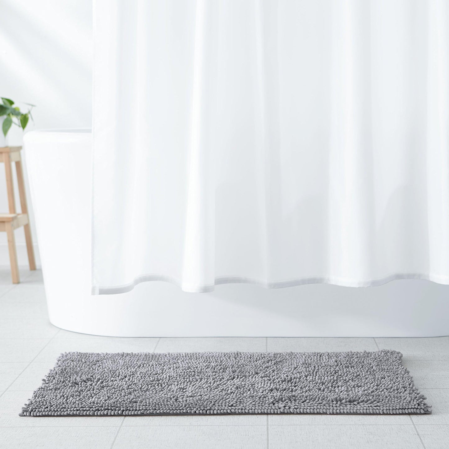 Amazon Basics Platinum Bathroom Rug Mat, Ultra Absorbent Plush Shag, Non-Slip, Quick Drying, Machine Washable, 21" x 34"