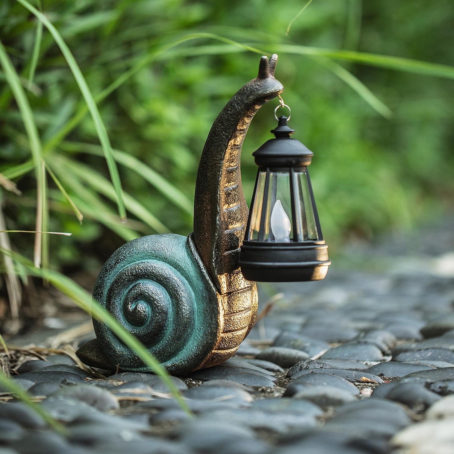 QZJDDZSW Solar Garden Snail Statue,Lawn Decor Statue for Patio, Balcony, Yard Ornament for Mom Grandma Women