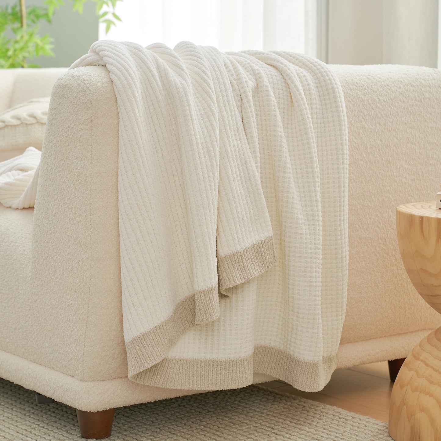 Amélie Home Chenille Throw Blanket, Soft Cozy Waffle Throw for Couch & Sofa, Warm Yet Lightweight, Breathable All-Season Throws for Women Men, Housewarming, Birthdays, 50"x60", Ivory