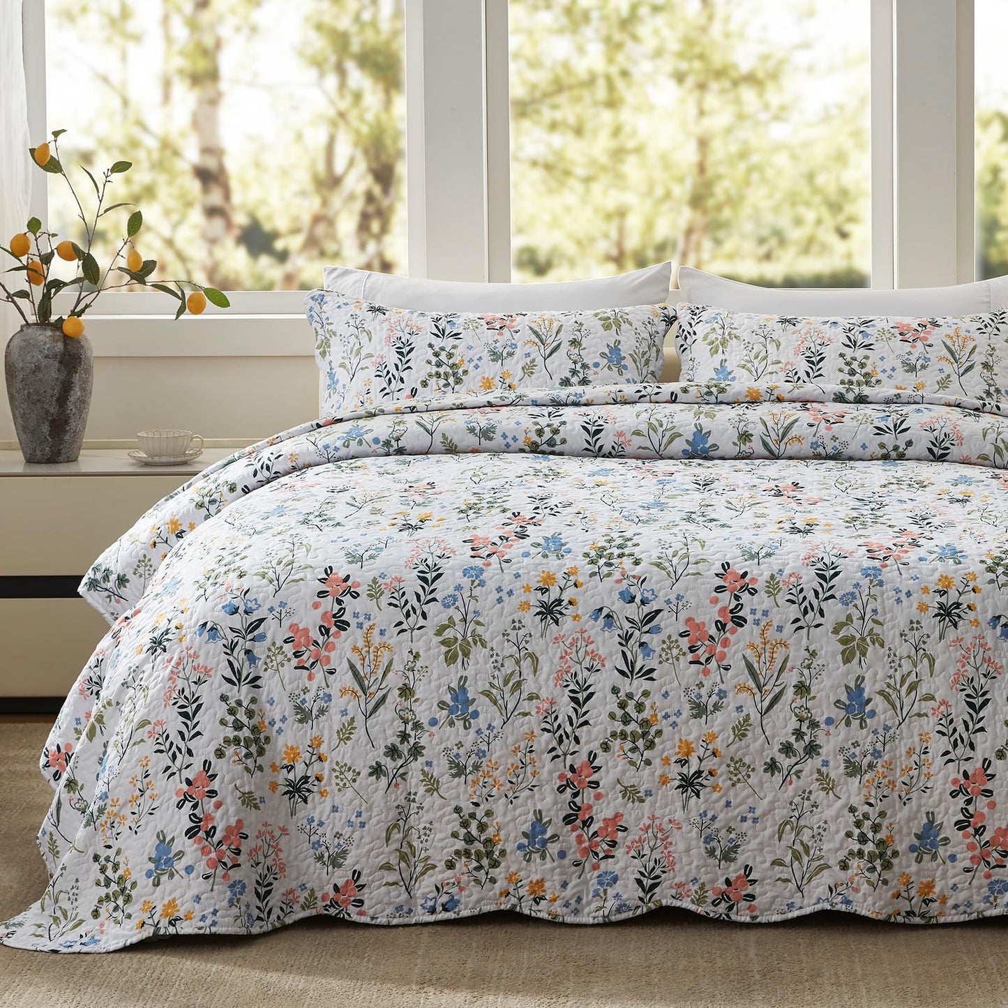 LEAONME 3-Piece Full Queen Size Quilt Set Lightweight Bedspread Coverlet 90''x98'' Garden Style Floral Printed Oversized Bedding Set with Shams for All Season