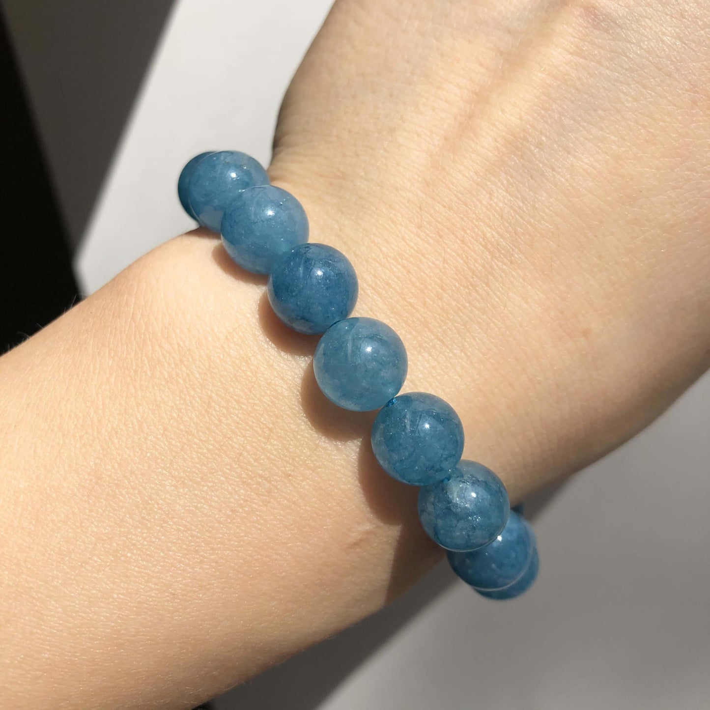 Yochus 45pcs Blue Chalcedony Stone Beads，8mm Healing Power Natural Stone Round Loose Beads for Jewelry Making Earring Necklace DIY Crafts