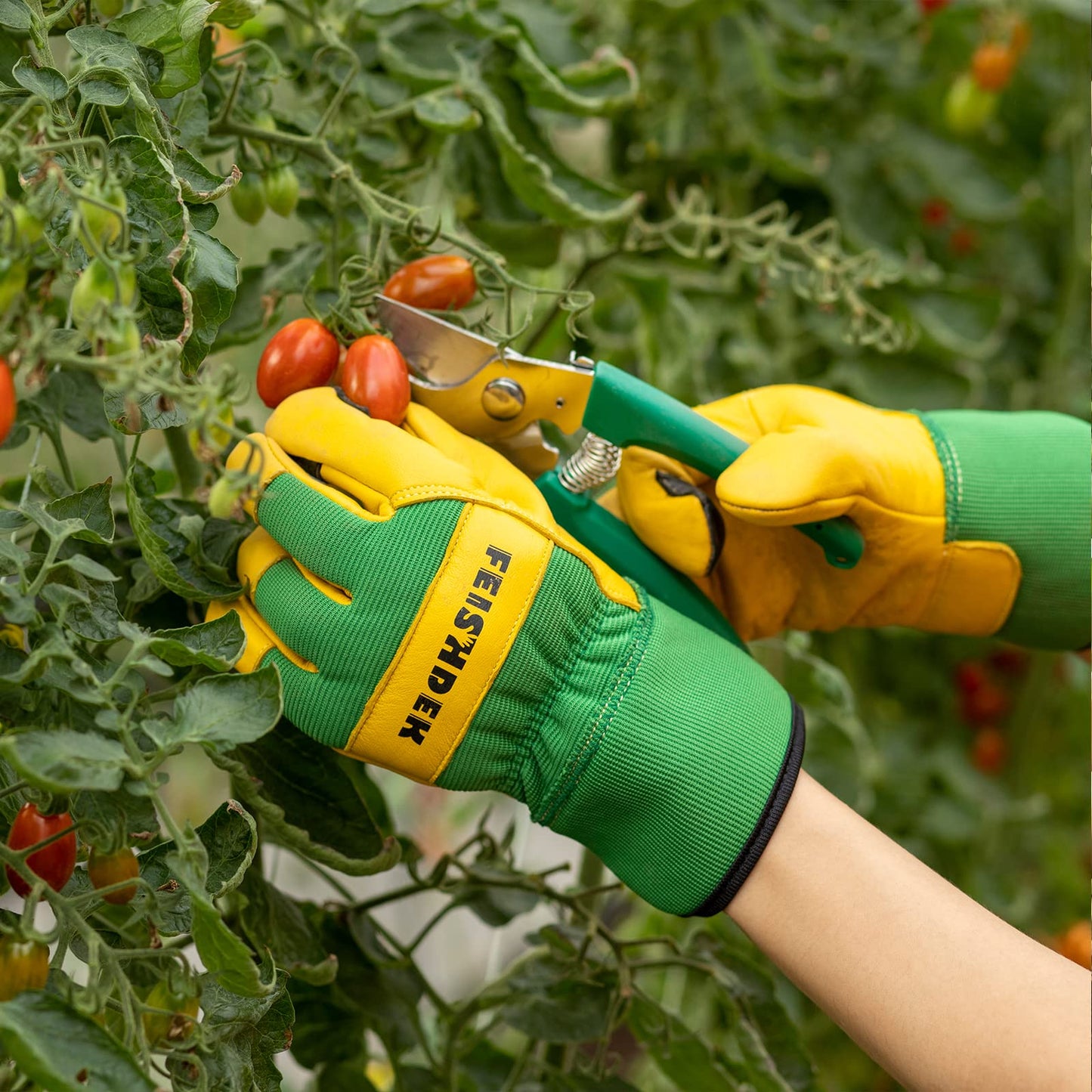 FEISHDEK Kids Genuine Leather Work Gloves for Age 2-5, Kids Gardening Work Gloves, Touch Screen, Perfect for Gardening
