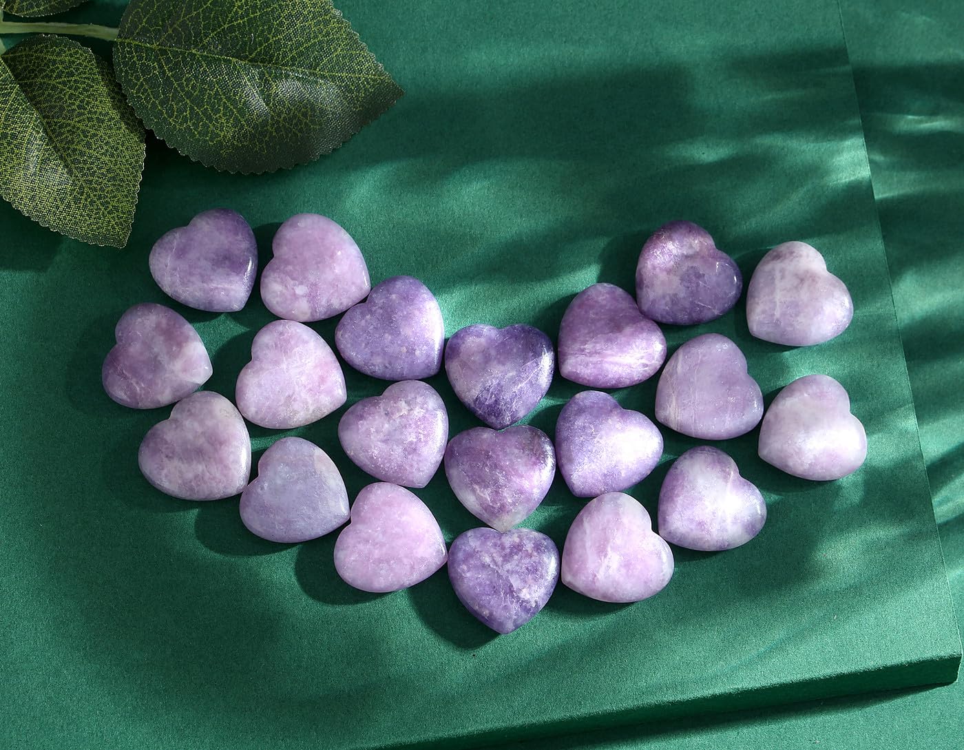 QINJIEJIE 20PCS Lepidolite Heart Stones Crystals Bulk Love Shaped Worry Stone Heart Rock Pocket Polished Palm Gems Crystal Reiki Balancing Wholesale Carved Stone Decor Gift