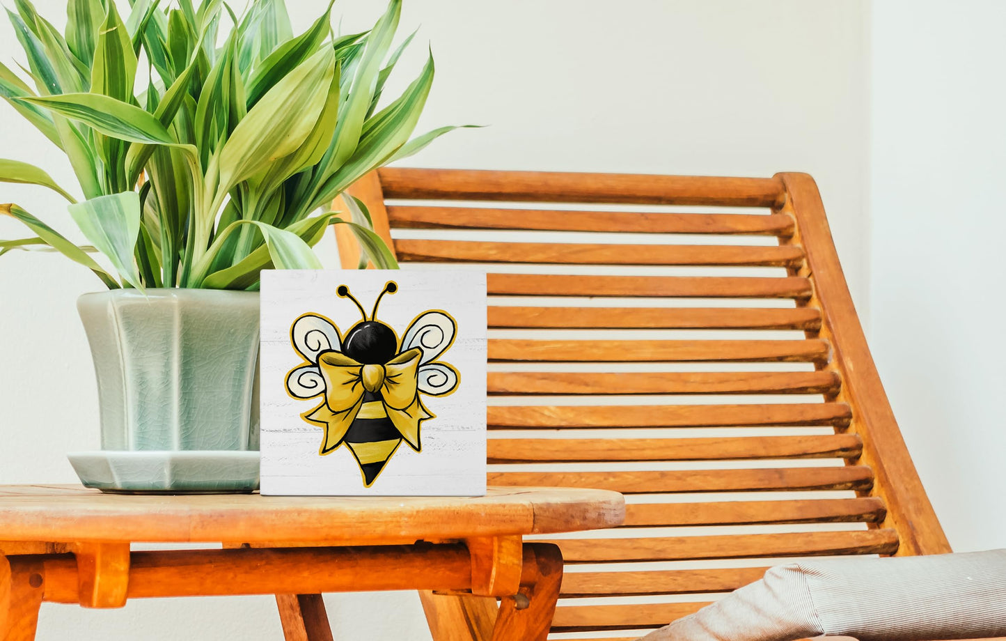 XYDEG Rustic Wooden Bee House Sign Decor, Honey Bee Bumblebee Farmhouse Plaque Tabletop Tiered Tray Summer Decor for Home & Office