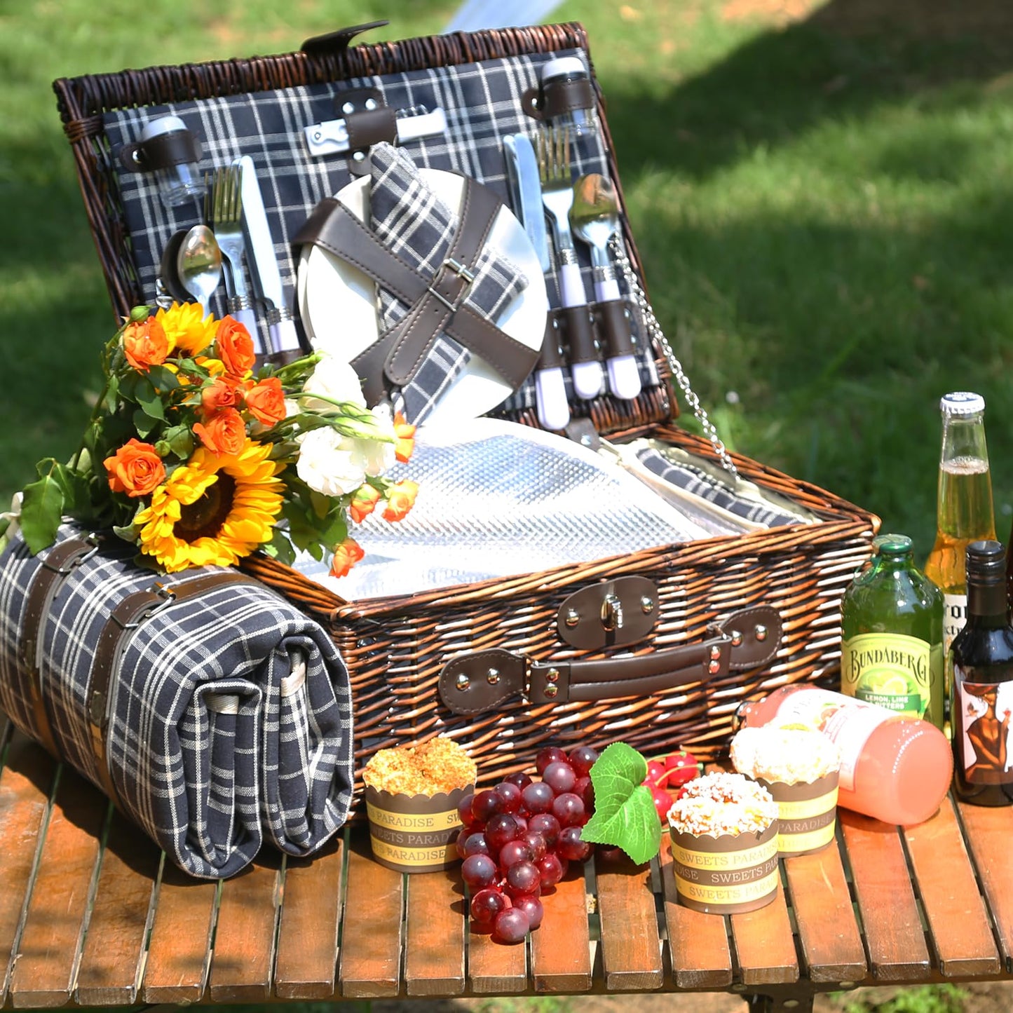 Neti Neti Wicker Picnic Basket for 4 with Insulated Cooler & Waterproof Blanket – Large Willow Picnic Hamper for Outdoor, Camping, Beach, Romantic Dates, Valentine’s Day