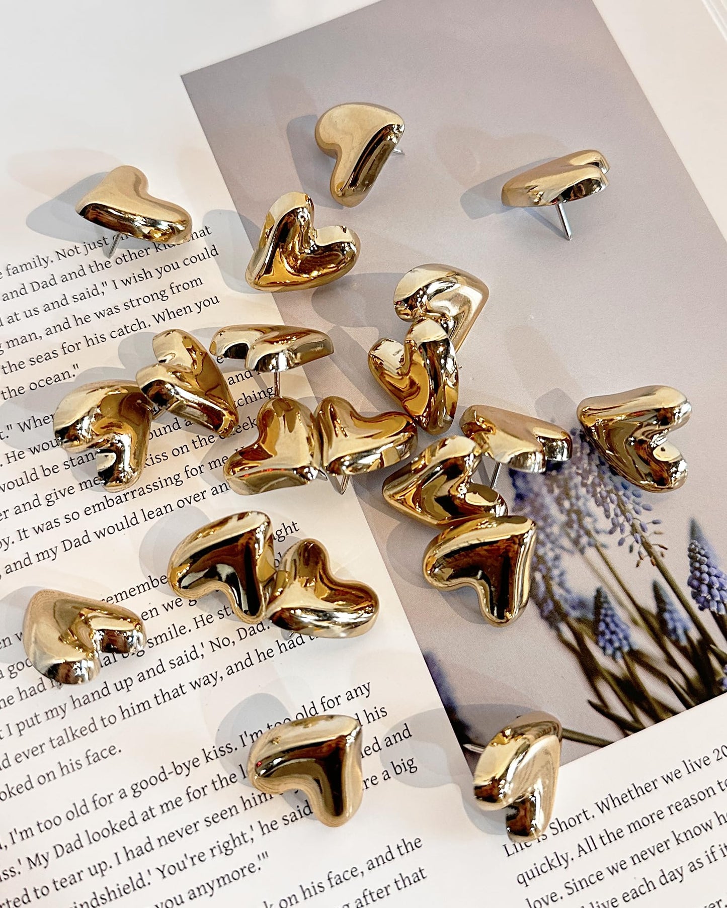 30 pcs - Heart Decorative Pins, Gold Cute Pins for Bulletin Board, Office or Home (30Pcs-Gold)