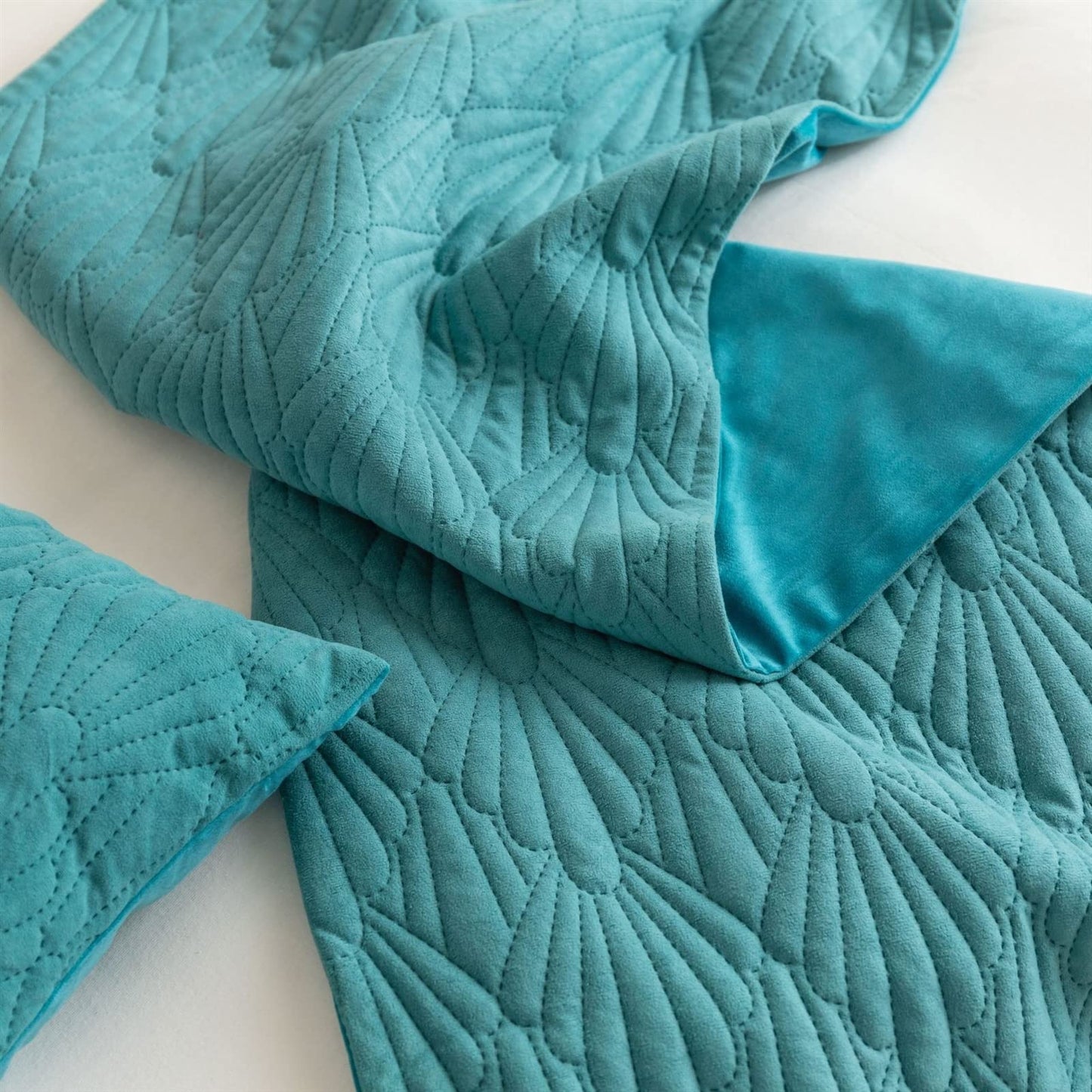Fudaiki Bed Runner Solid Quilted Fleece Breathable Modern Bedding Scarf Protection for Bedroom Hotel Twin/Twin XL Blue