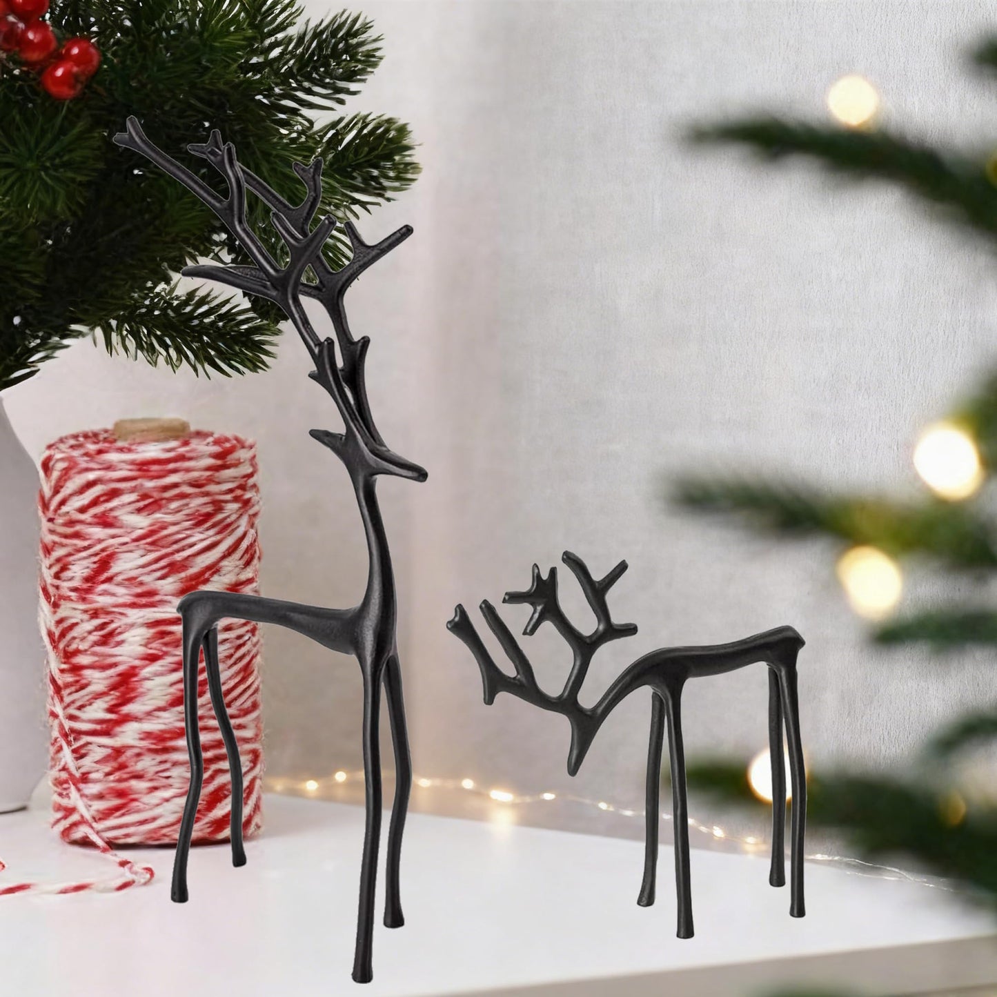 JumkontSet of 2 Modern Reindeer Statues - Black Metal Reindeer Statues - Style Modern Reindeers Tabletop Decoration - Ornaments for Mantel Fireplace Living Room Bedroom Home Decor