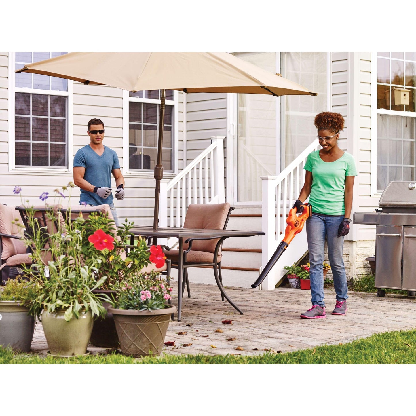 BLACK+DECKER Cordless Leaf Blower with Battery and Charger 20V MAX, Electric Leaf Blower 130 mph Air Speed, Lightweight Design (LSW221)