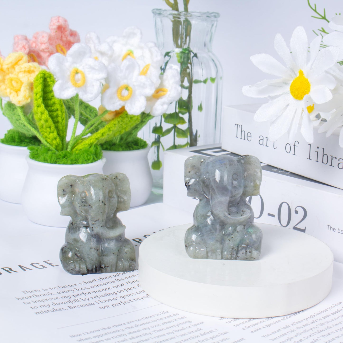 Ytbeoxk 2 Inch Crystal Elephant Decor Statues, Labradorite Cute Sitting Elephant Figurines, Reiki Healing Crystal Carved Animal Statues, Home Office Desk Hand Carved Decor Gifts for Women