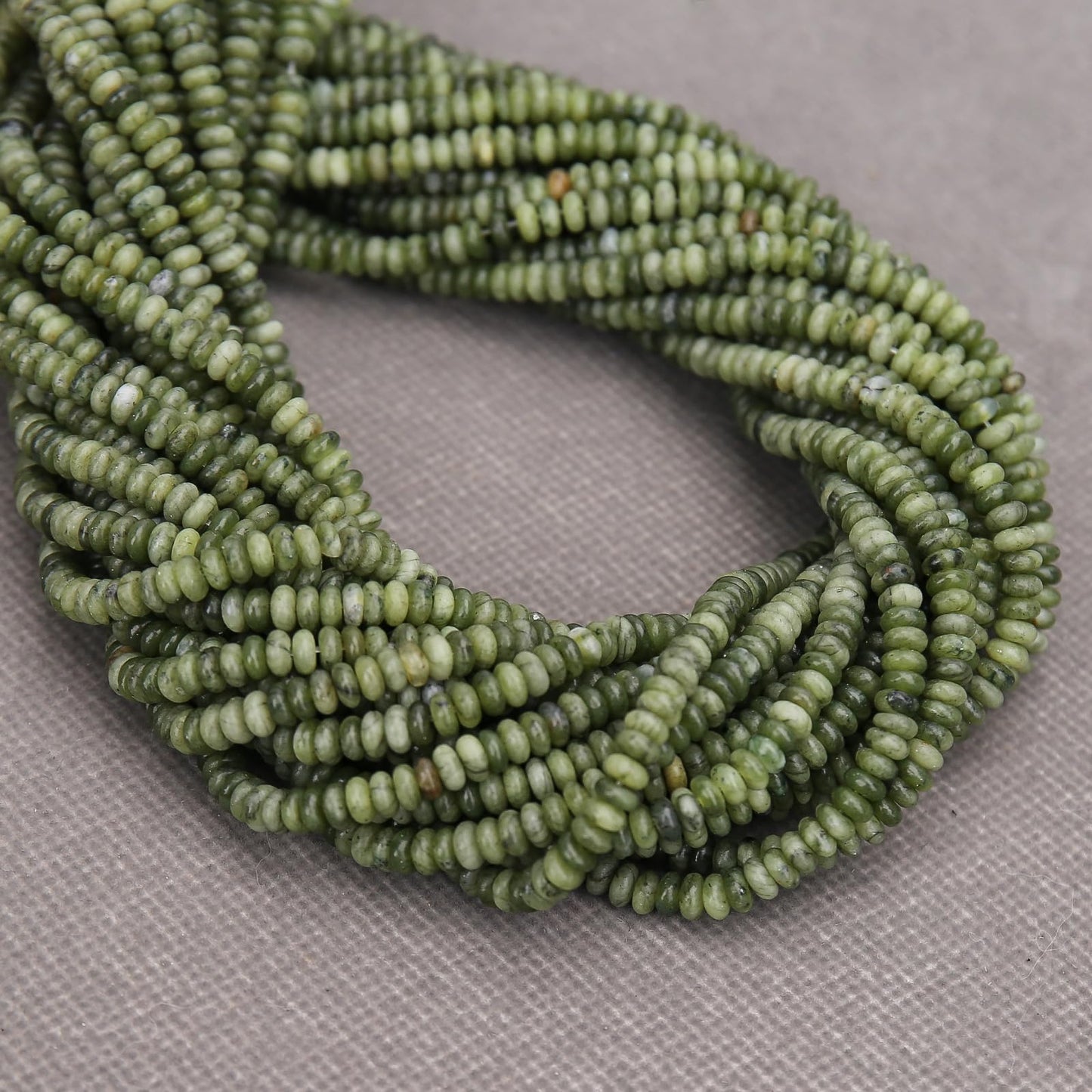 BONNY BOXX 1 Strand (150PCs) Natural 2 * 4mm Canadian Jade Rondelle Beads, Natural Abacus Disk Stone Beads Loose Spacer Gemstone for DIY Bracelet Necklace Jewelry Making