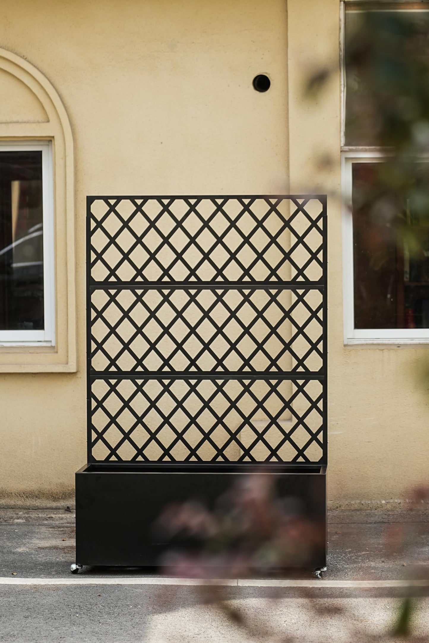IDEAHOUSE Steel Raised Garden Bed w/Trellis & Privacy Screen - 71x46x16 in Planter Box w/Lockable Casters, Drainage Holes for Vines, Vegetables on Patio, Deck, Yard, Black