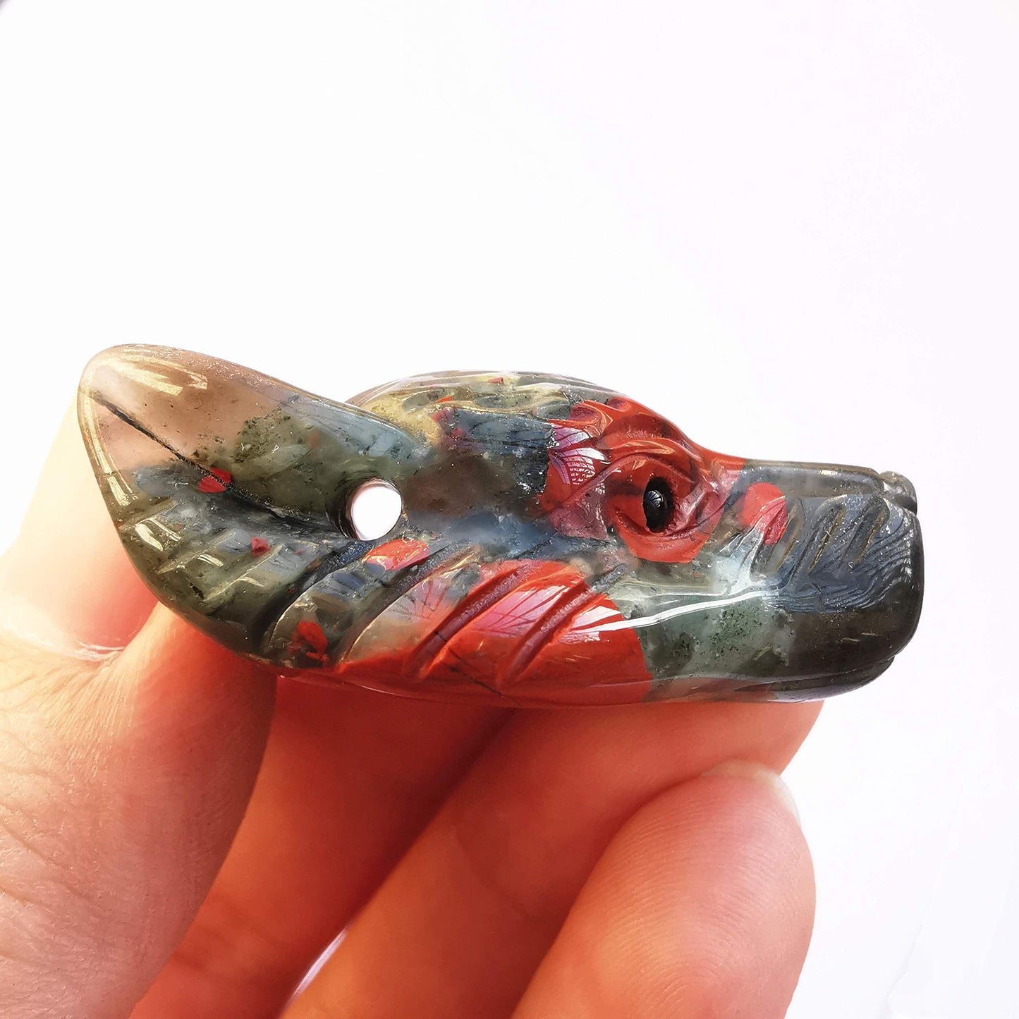 Bacatgem Natural African Bloodstone 1.57 inchs Wolf Head Pocket Crystals and Healing Stone Figurine,Haped DIY-Jewelry Pendant