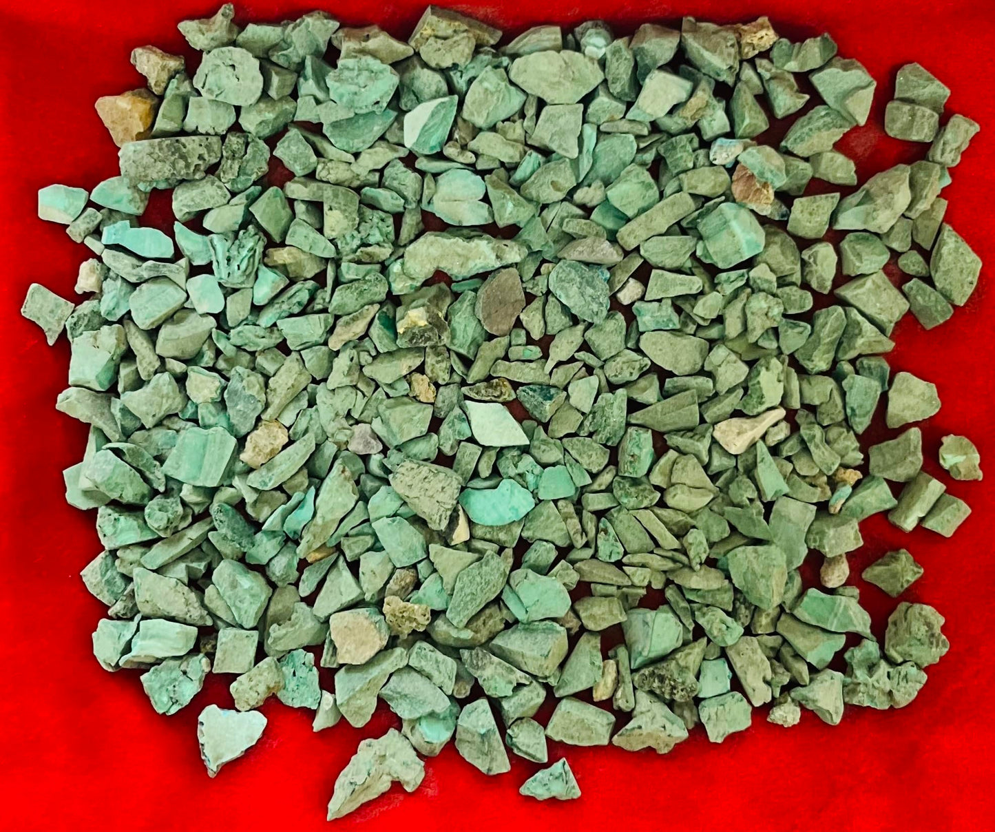 Indian Consigners Malachite Tumbled Stone Chips – 100g Natural Crushed Green Gemstones for Energy Healing, Crystal Grids, Jewelry & Home Decor