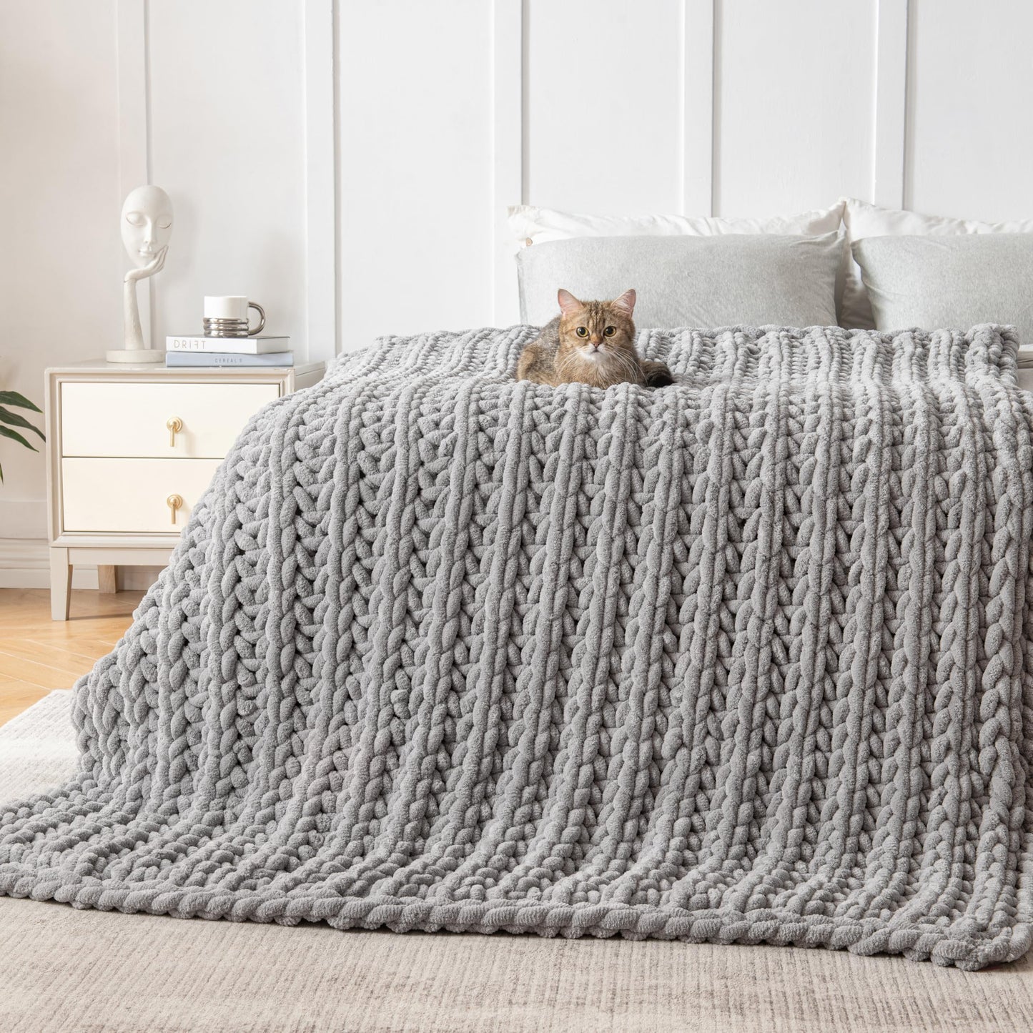 Maetoow Handmade 20 lb Soft Knitted Weighted Blanket, 60 x 80 in Breathable Chunky Knit Gravity Blanket Throw, Home Decor for Sofa Couch Bed, Light Grey