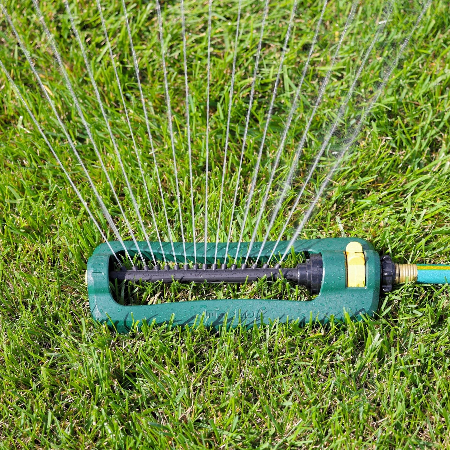 Melnor 65148AMZ TurboTek Oscillating Sprinkler, 2,800 sq. ft., Quick Connect Bundle, 16 Precision Nozzle, Green, Yellow