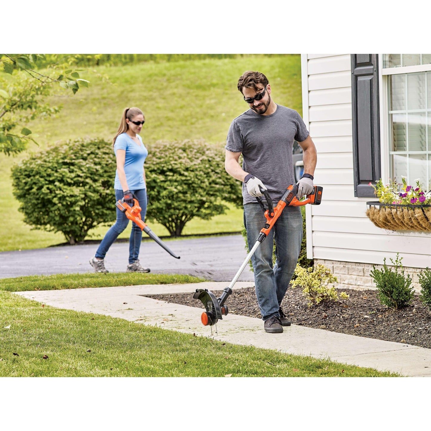 BLACK+DECKER 40V Max Cordless Sweeper & String Trimmer, Battery & Charger Included (LCC340C)