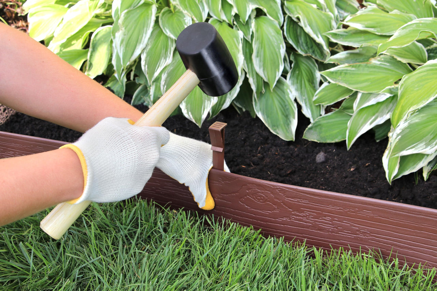Master Mark Landscape Edging Coil (Terrace Board), 40 ft. x 4 in. Tall, Plastic Garden Edging Border with 10 Stakes, Brown