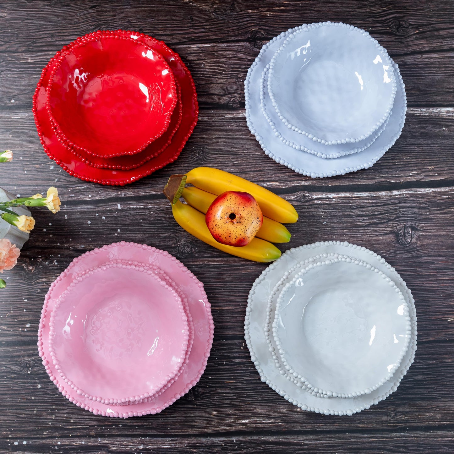 ZAROCRUS 12 pcs Christmas Holiday Melamine Dinnerware Set, Ruffled Rim With Beaded Plates and Bowls Set of 4, Lightweight yet Durable Dishes tableware Set, Ideal for parties, camping, and RV trips