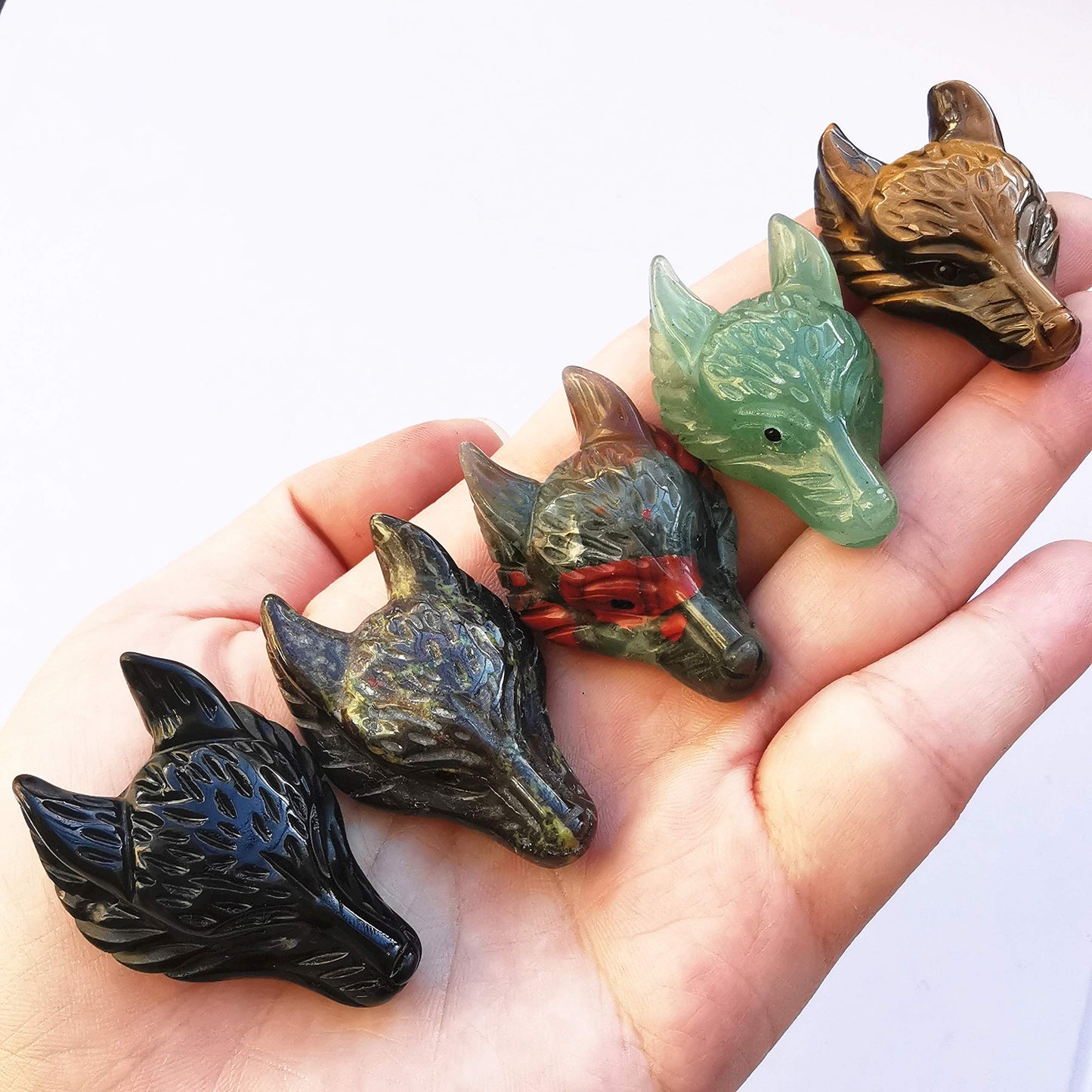 Bacatgem Natural Black Obsidian 1.57 inchs Wolf Head Pocket Crystals and Healing Stone Figurine,Haped DIY-Jewelry Pendant