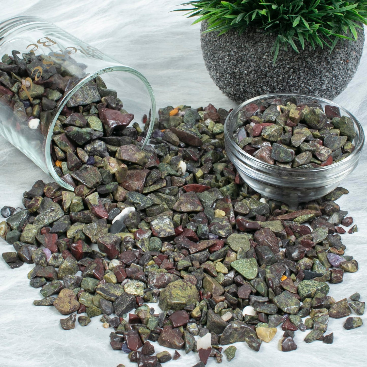 ZAICUS Dragon Bloodstone Crystal Chips Bulk Gemstone Valentine Gift, Healing Crystal Natural Irregular Shaped Crushed Stone Tumbled Chips Crystal Chips for Witchcraft & 1 Lb