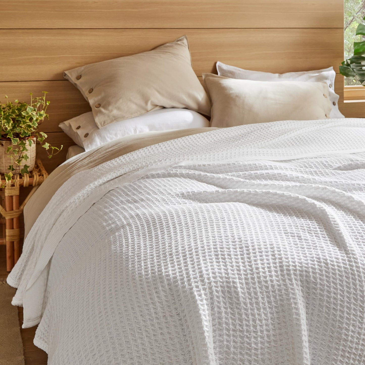 Bedsure Gentlesoft 100% Cotton Blanket Queen Size for Bed - Cooling Breathable and Soft for Spring Summer, Thick Cozy Waffle Weave Blanket Gifts for Women, White, 90x90 Inches