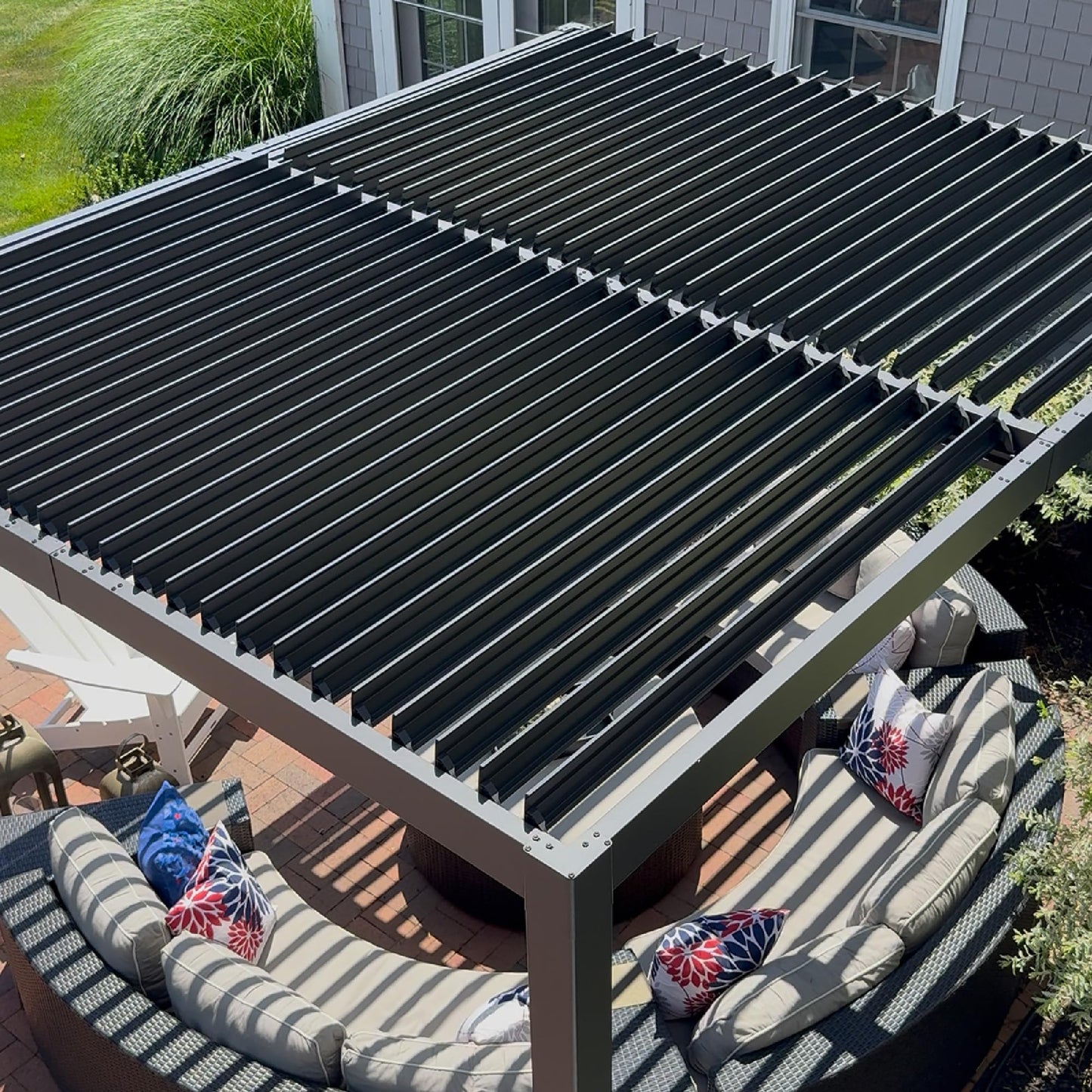 PURPLE LEAF Louvered Pergola 10' x 12' Aluminum Outdoor Pergola with Adjustable Louvers Roof and Integrated Drainage System 70 Mph High Wind Resistant Small Pergolas for Patio Deck Porch Yard