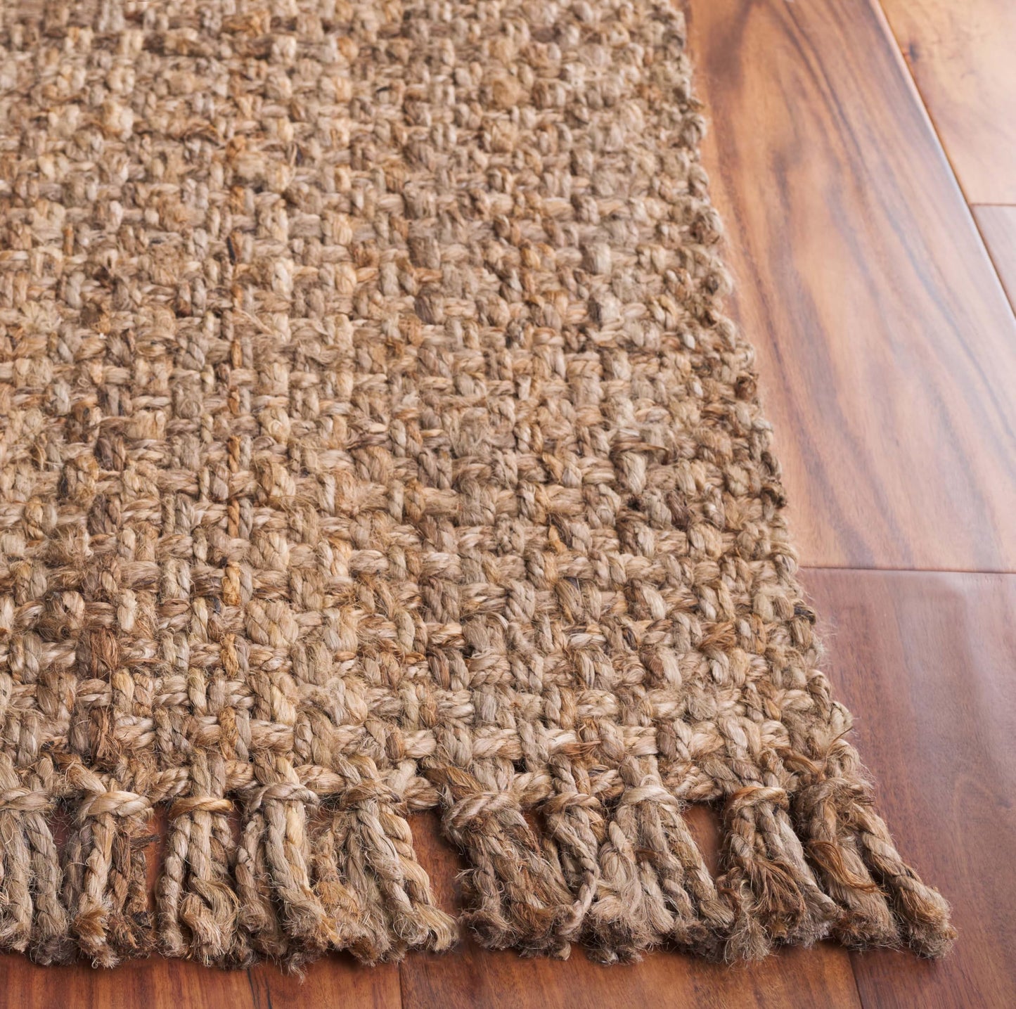 SAFAVIEH Natural Fiber Collection Accent Rug - 3' x 5', Natural, Handmade Tassel Jute, Ideal for High Traffic Areas in Entryway, Living Room, Bedroom (NF467A)