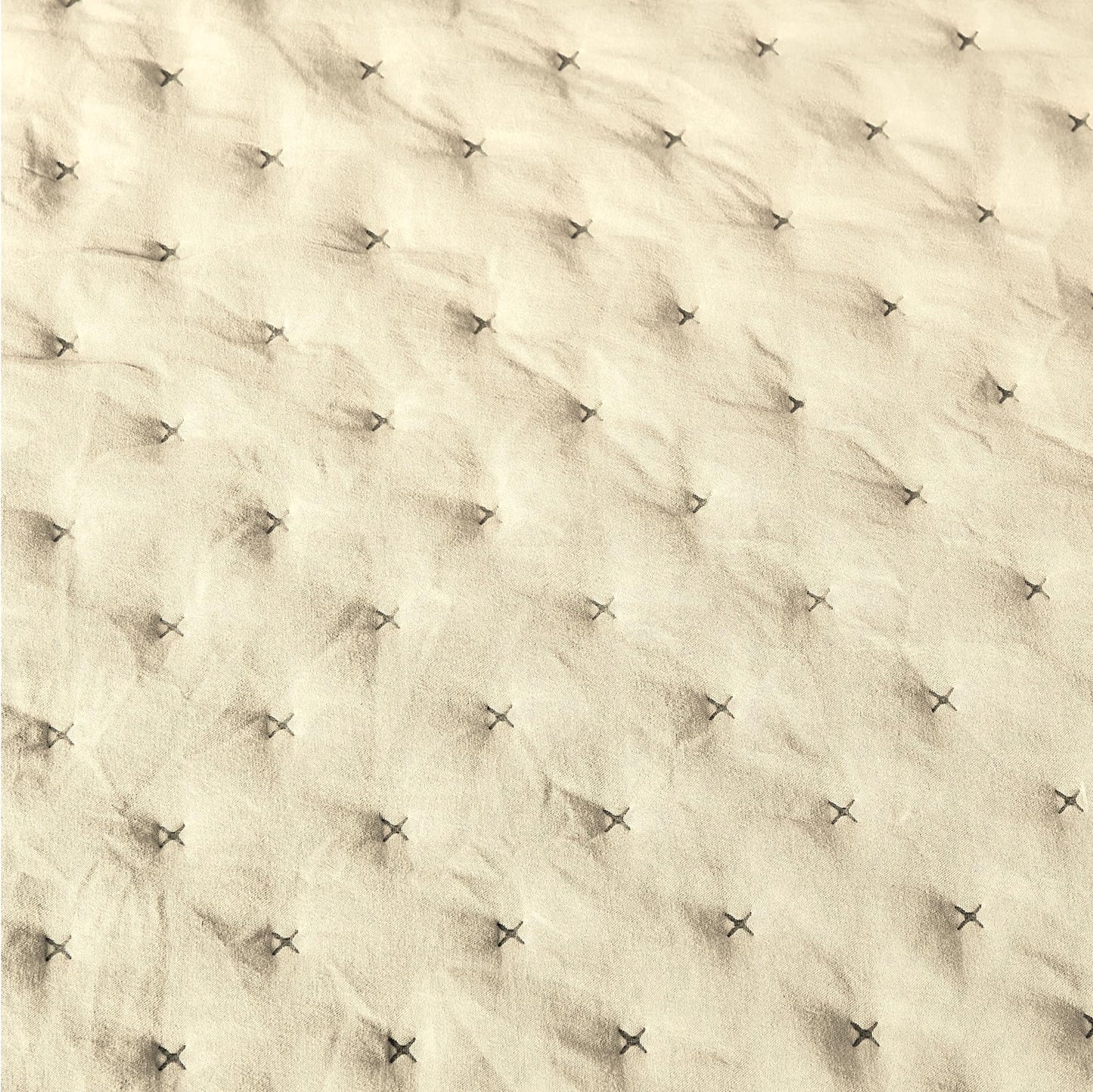 Amazon Basics Brushed Microfiber Quilt Set, Extra Soft with Natural Texture, 3-Piece, Queen/Full, Beige