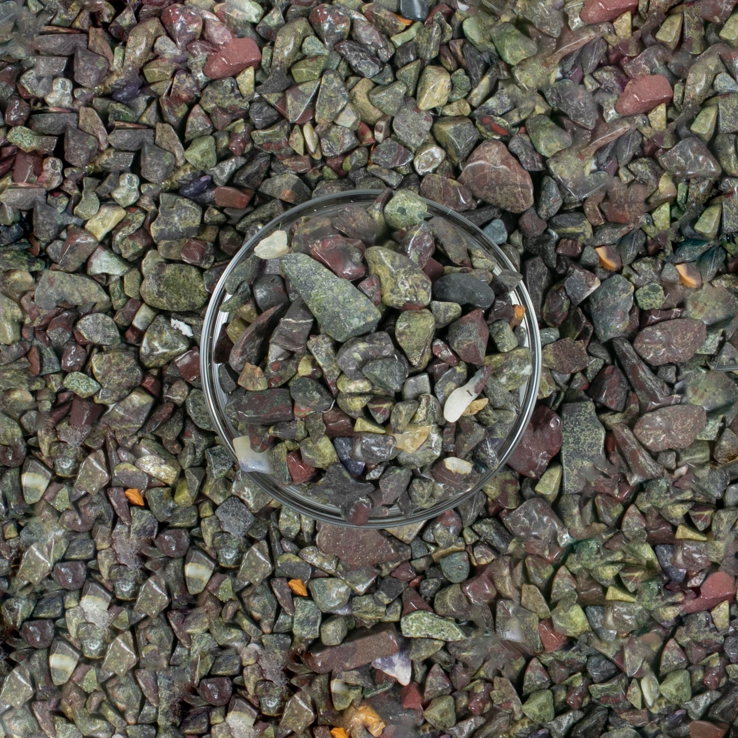 ZAICUS Dragon Bloodstone Crystal Chips Bulk Gemstone Valentine Gift, Healing Crystal Natural Irregular Shaped Crushed Stone Tumbled Chips Crystal Chips for Witchcraft & 1 Lb