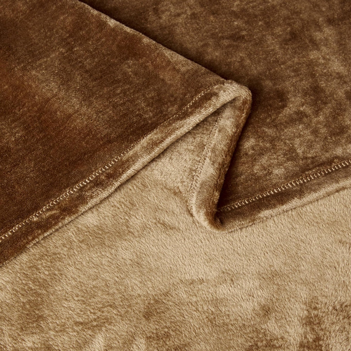 Amazon Basics Soft Fleece Throw Blanket, Lightweight Cozy Blanket for Couch & Sofa, 50 x 60 Inches, Brown