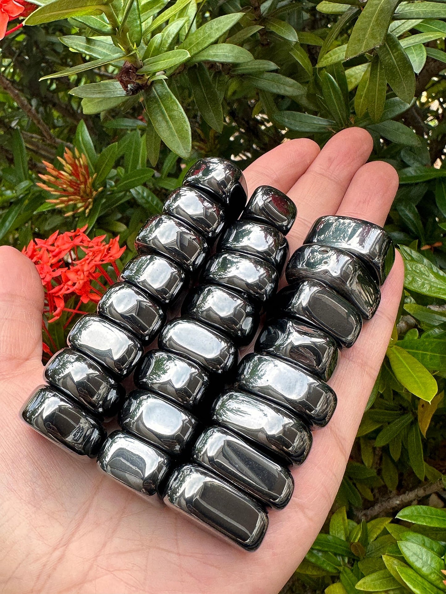 GAF TREASURES 5 Pcs Magnetic Hematite Tumbled Stones, Polished Natural Gemstone, Healing Crystals