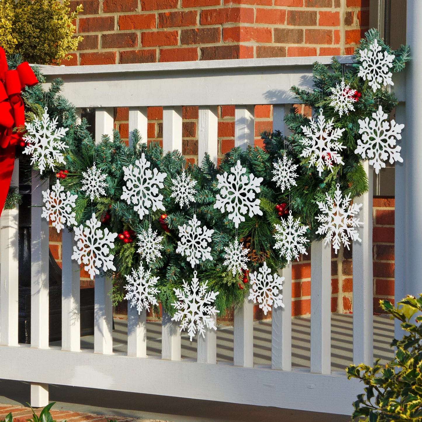 24PCS Snowflake Ornaments, Christmas White Snowflakes Tree Decorations, Plastic Glitter Snow Flakes Decorating Hanging, Xmas Tree Ornaments Indoor Ceiling Fireplace Winter Wonderland Decor