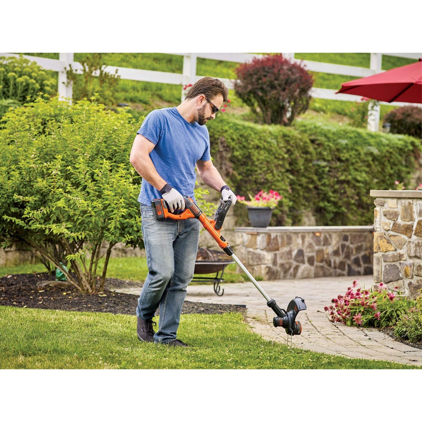 Black+Decker 40V MAX 13 Inch String Trimmer and Lawn Edger with Battery and Charger, Cordless Weed Eater with Charge Indicator, High Torque PowerDrive Technology (LST140C)