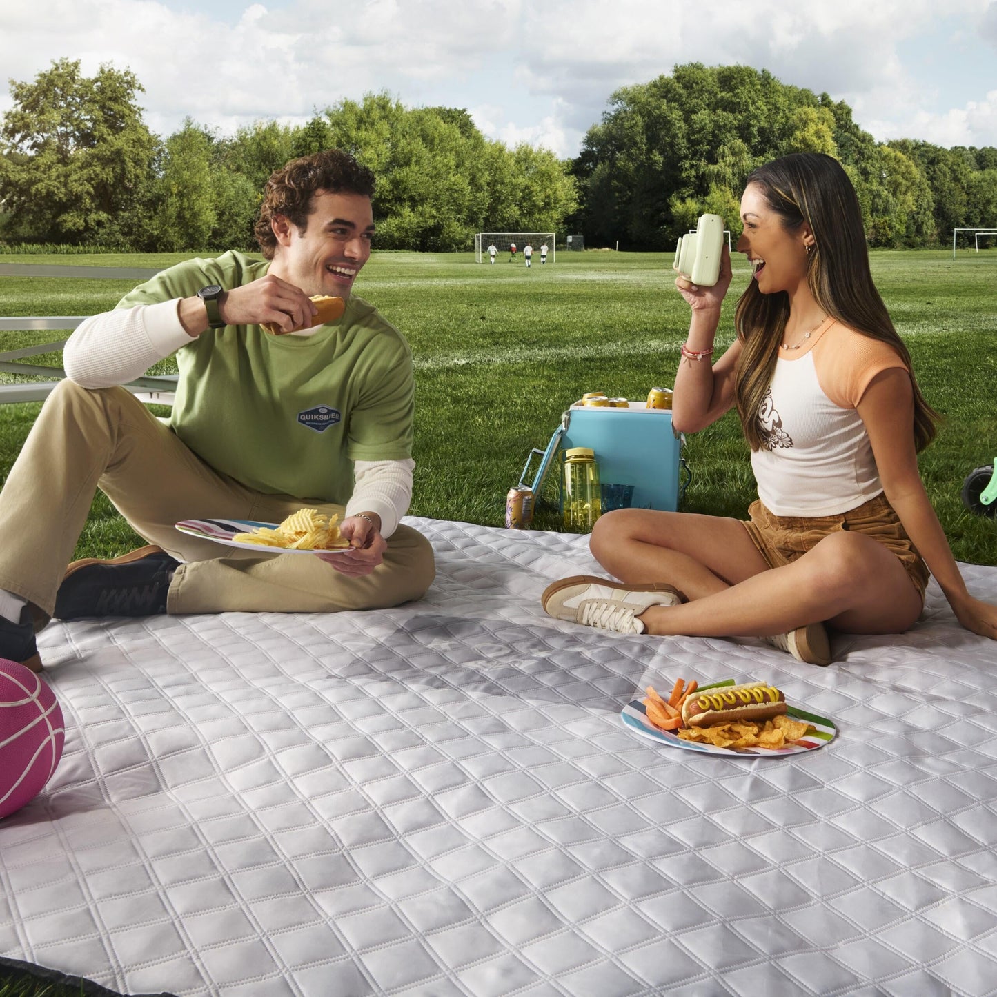 Roxy Sand-Free Beach Mat – Large Waterproof Outdoor Picnic Blanket, Lightweight Foldable Mat for Beach, Camping, Park, or Travel – Fits 4-6 People, Quick-Dry, Durable