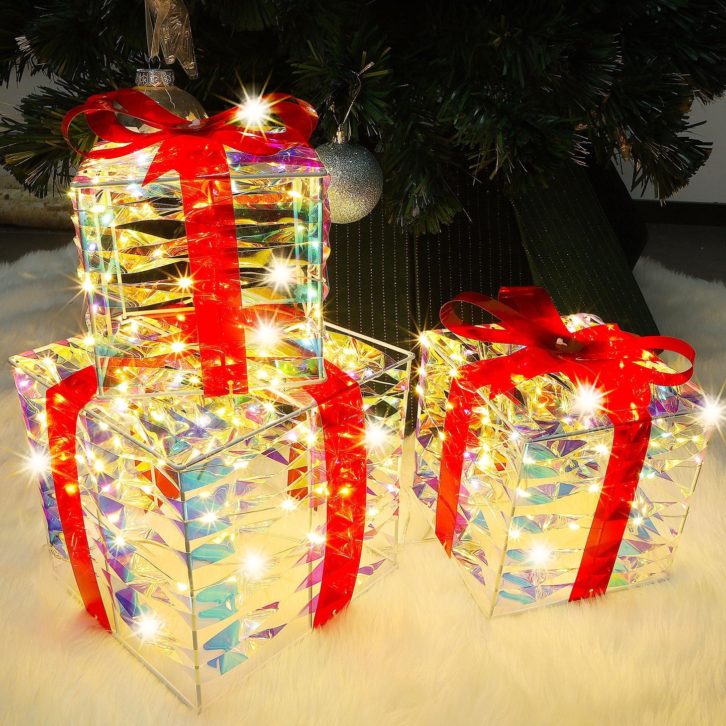 Lulu Home Set of 3 Christmas Lighted Gift Boxes, Pre-lit 140 LEDs Light Up Boxes with Red Bows, Plug-in Lighted Xmas Boxes with Timer for Christmas Trees Holiday Display Party Indoor Yard Lawn Decors