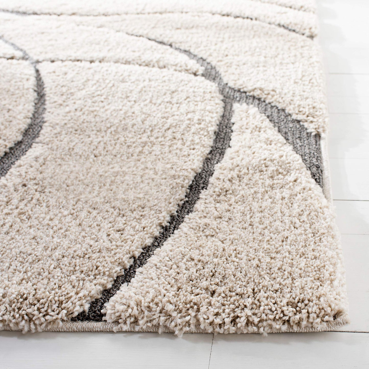 SAFAVIEH Florida Shag Collection Accent Rug - 2'3" x 5', Cream & Grey, Non-Shedding & Easy Care, 1.2-inch Thick Ideal for High Traffic Areas in Entryway, Living Room, Bedroom (SG471-1180)