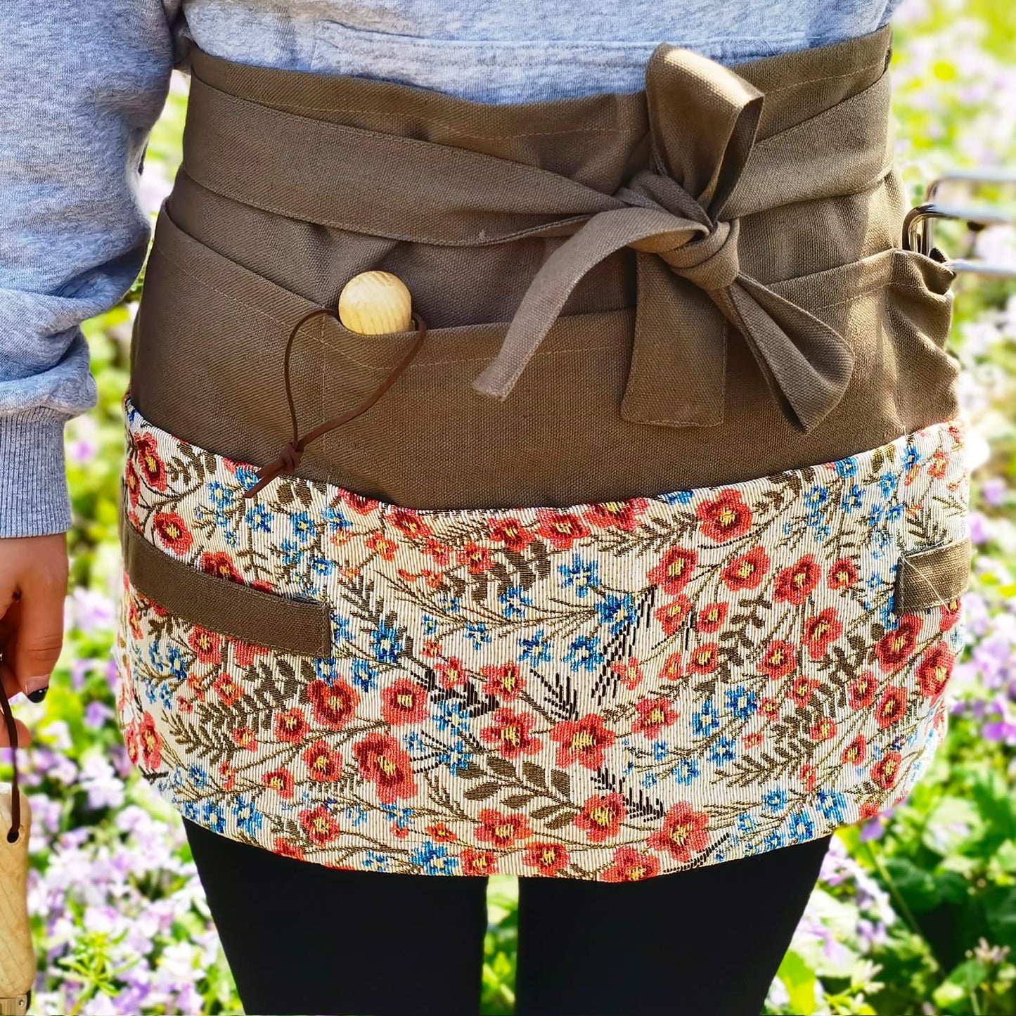 MILCIL Women's Floral Waist Apron, Gardening & Kitchen Apron, Half Cute, Peach Blossom, 8 Pockets, One Size Fits All